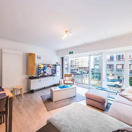 Spacious With Separate Sleeping Area Διαμέρισμα *