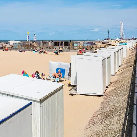 公寓 Spacious With Separate Sleeping Area *