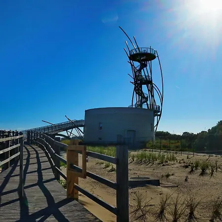 公寓 Spacious With Separate Sleeping Area 米德尔克尔克