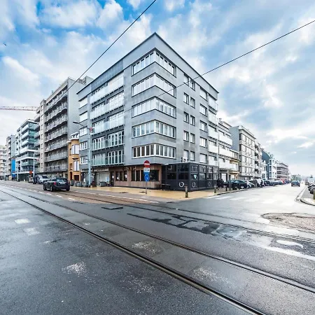 Spacious With Separate Sleeping Area 公寓