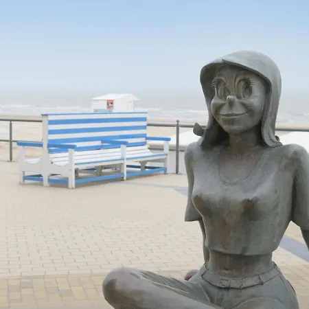 Spacious With Separate Sleeping Area *