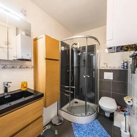 With Sleeping Area For Family Apartamento