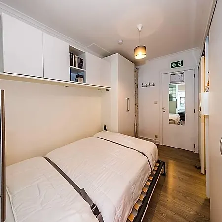 Spacious With Separate Sleeping Area Daire *