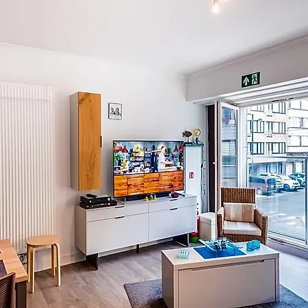 Spacious With Separate Sleeping Area *